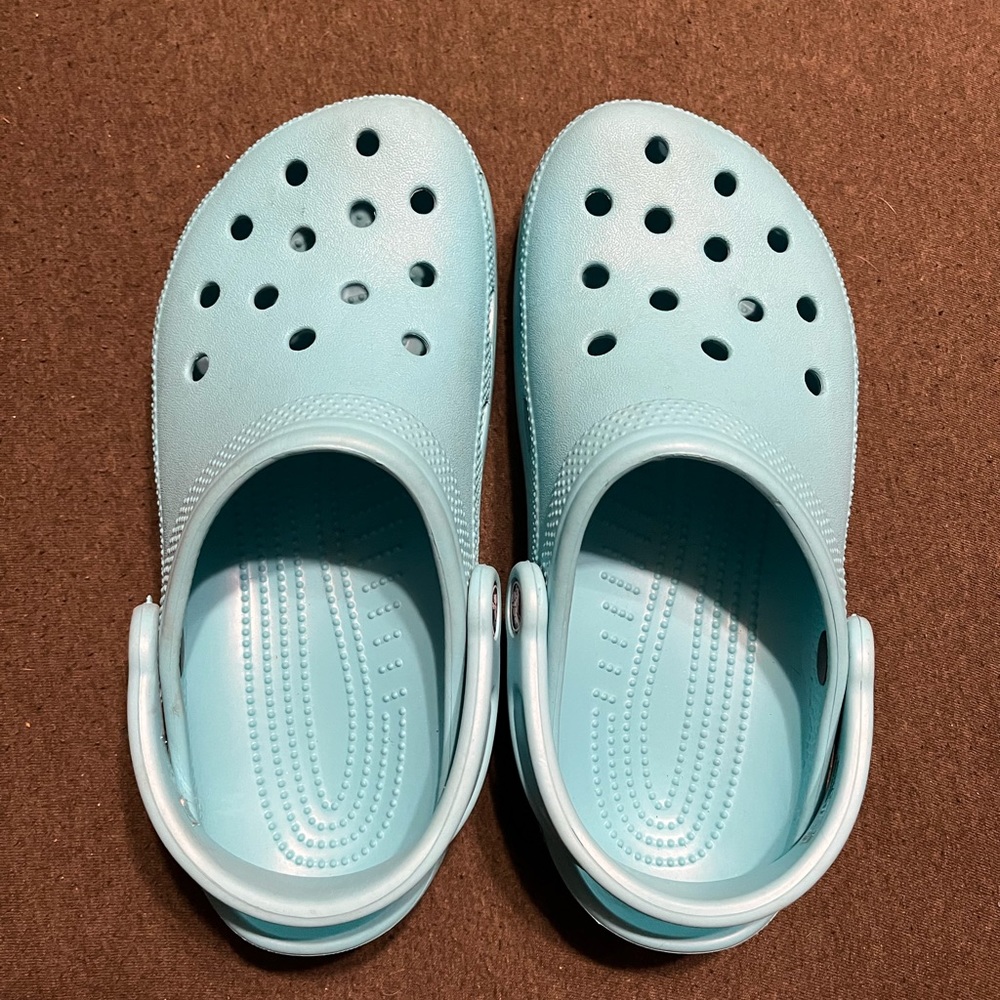 CROCS Women Size 7 Sea Blue